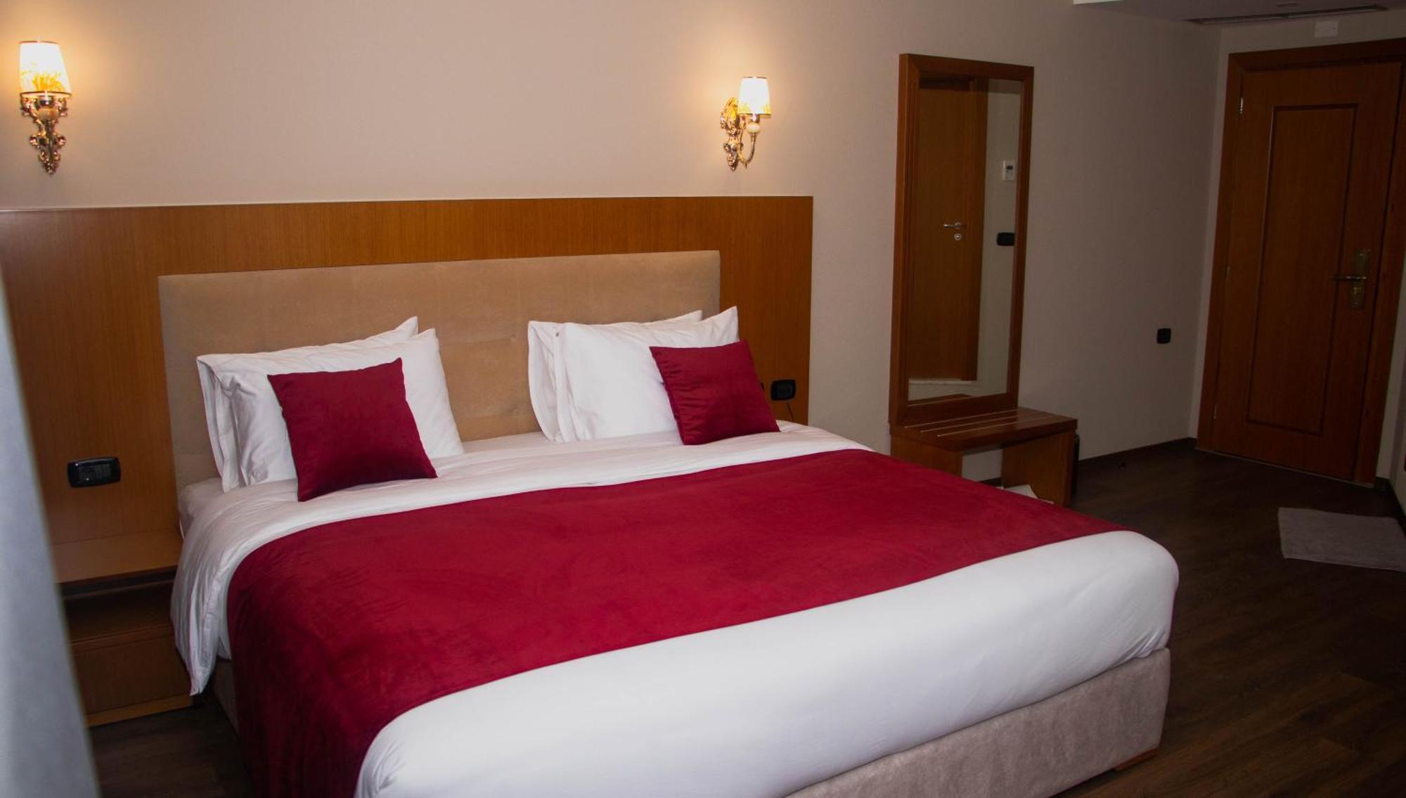 Albanopolis Hotel Τίρανα Εξωτερικό φωτογραφία